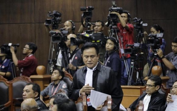 Yusril Tunggu Aba-aba Jokowi Pidanakan Amplop Saksi Prabowo 