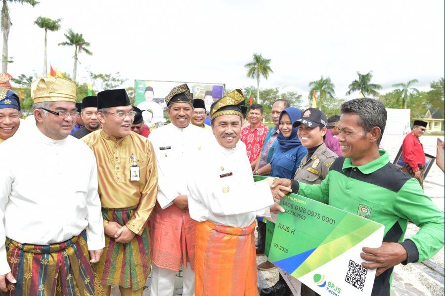 Bank Riau Kepri Wujudkan Peduli Tenaga Kerja Rentan  