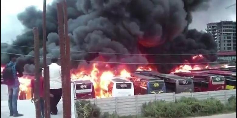 Dijanjikan Sepiring Biryani, Perempuan Ini Nekat Bakar 42 Bus 