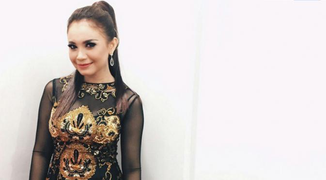 Ini Ungkapan Cinta Rossa untuk Ivan Gunawan