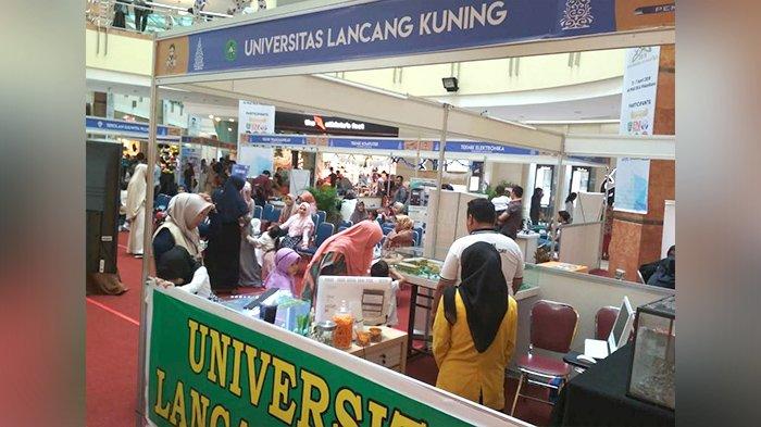 Menjemput Mahasiswa, Unilak Ikuti Pameran Pendidikan di Mal SKA 