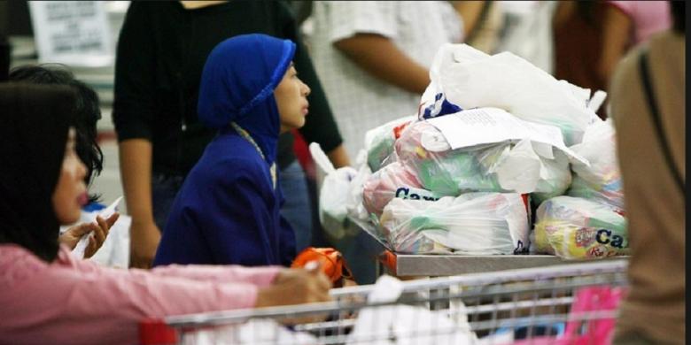Uji Coba Plastik Berbayar Akan Diterapkan di Seluruh Indonesia