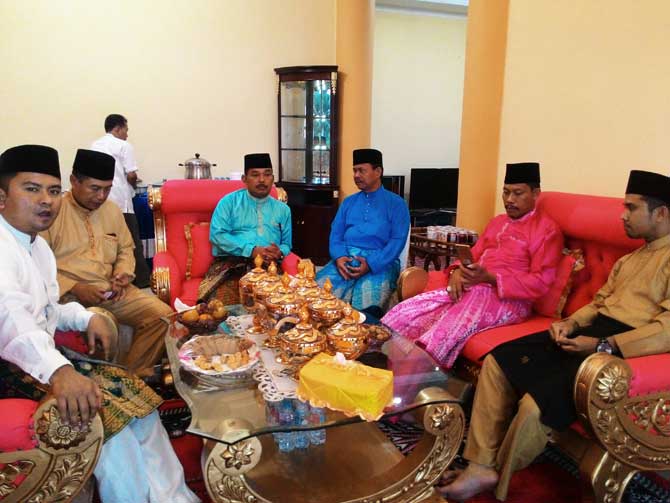 Hari Pertama Idul Fitri 1437 H, Plt Sekda Bengkalis Gelar Open House di Kediaman