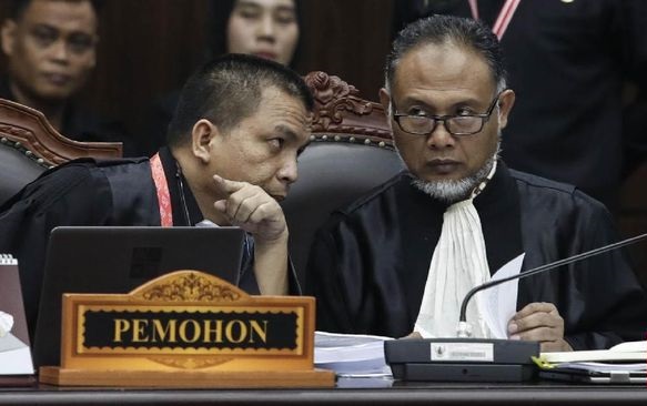 MK Tegur BW karena Mondar-mandir Saat Saksi Jokowi Bicara