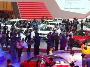 Ekonomi Lesu, Penjualan Mobil di 2 Pameran Ikut Loyo