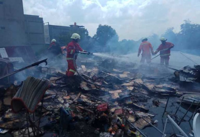 Depot Air Minum Terbakar, Pemilik Merugi Rp90 Juta