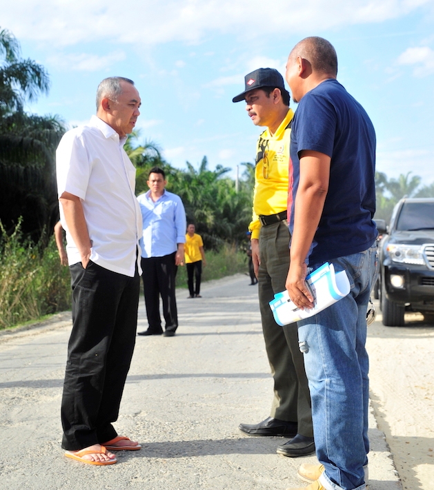 Plt Gubri Tinjau Jalan Lintas Kabupaten Provinsi Riau
