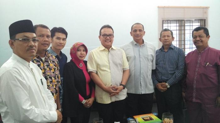 Anggota DPRD Pekanbaru Bertemu RZ di Lapas