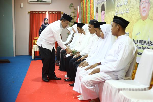 Sebelum Berangkat, JCH PGRI Meranti di Tepung Tawar 