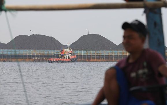 Industri Batu Bara RI Berpotensi Cuan dari Perang Dagang 