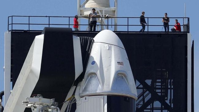 Kapsul Luar Angkasa SpaceX Mendarat di ISS 