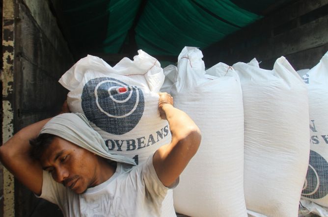 Tak Mau Pelanggan Kabur, Ukuran Tahu pun Diperkecil