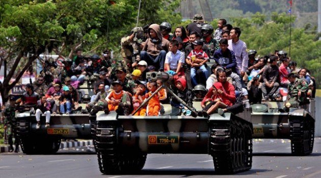 Apakah TNI Dicintai Rakyat? 