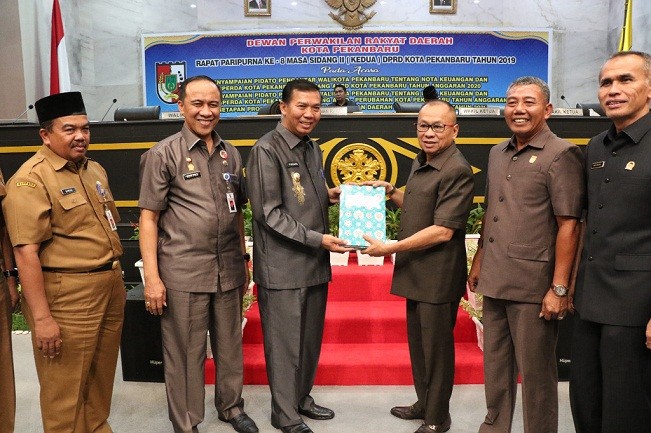 Pemko Pekanbaru dan DPRD Janji Sahkan APBD Tepat Waktu 
