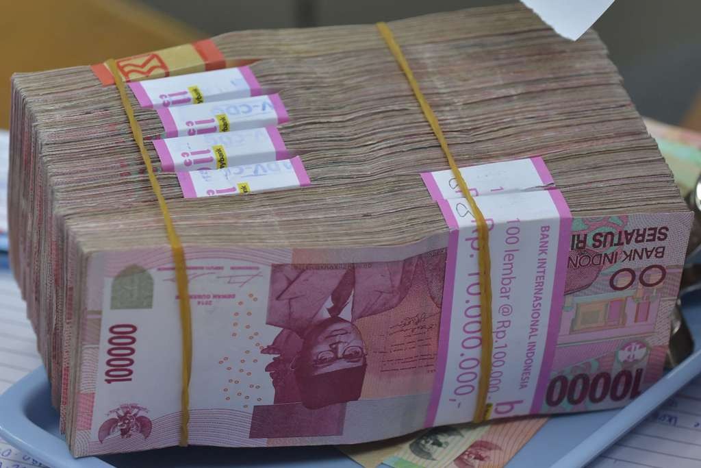 Rupiah Masih Tertekan
