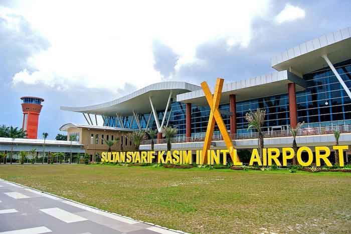 Bandara Sultan Syarif Kasim II Rugi Rp200 Miliar 