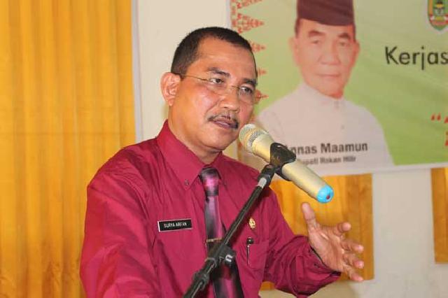Camat dan Lurah Ajak Masyarakat Pasang Umbul-umbul 