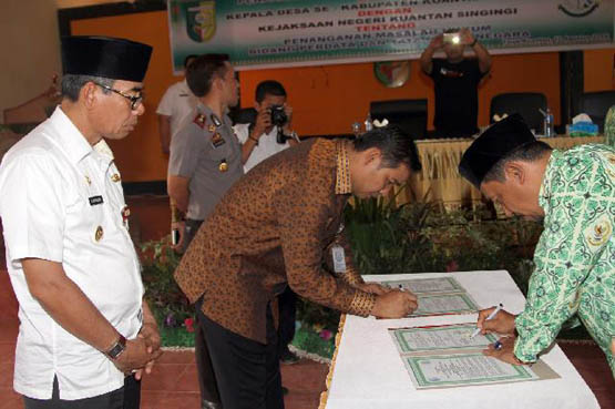 Pemkab Kuansing Gandeng Jaksa Beri Pendampingan Hukum Kepala Desa