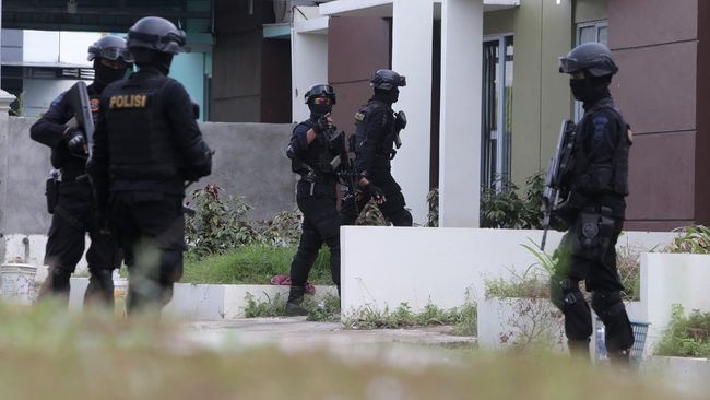 Densus 88 Tangkap Dua Terduga Teroris di Lampung Tengah
