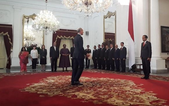 Jokowi Terima Surat Kepercayaan 14 Duta Besar Negara Sahabat