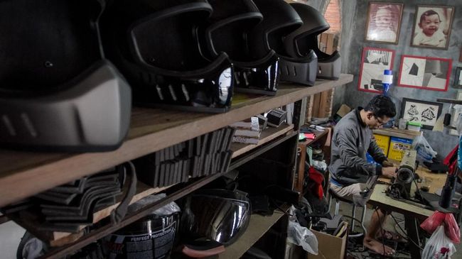 Tak Ingin Gegar Otak, Pakai Helm Saat Naik Motor 