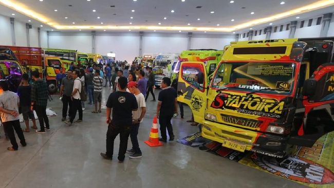 Infrastruktur Jokowi Marak, Fuso Bidik 55 Ribu Unit Tahun Ini 
