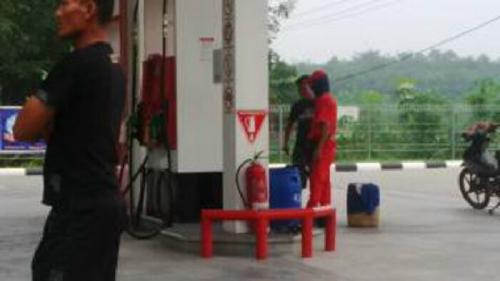 Larangan Pembelian BBM Pakai Derigen Tak Digubris Pemilik SPBU di Kota Siak 