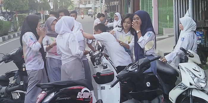 Diumumkan Melalui Facebook, 185 Siswa SMAN 2 Bangko Lulus UN