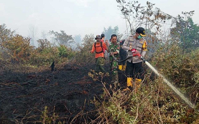 Dukung Personel yang Tengah Berjuang, Kapolres Inhu Kunjungi Lokasi Karhutla