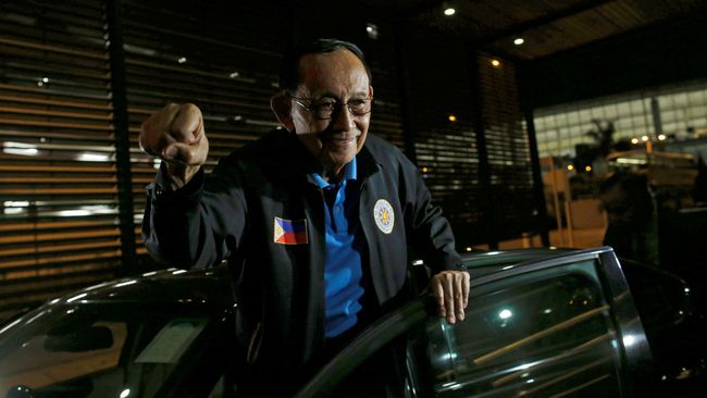 Mantan Presiden Filipina Pererat Hubungan dengan China 