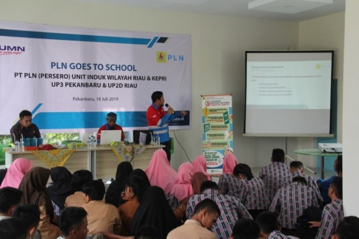 PLN Edukasi Siswa SMK di Riau Mengenal Budaya K3 