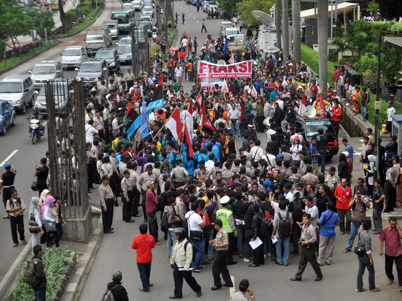 Mahali Demo Kantor Walikota, Tuntut Bongkar Dugaan Permainan di ULP 