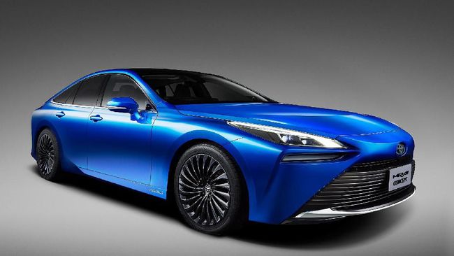 Mobil Hidrogen Toyota Mirai Bersolek 