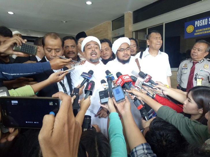 Hari Ini, Polisi Mulai Mencari Rizieq Shihab