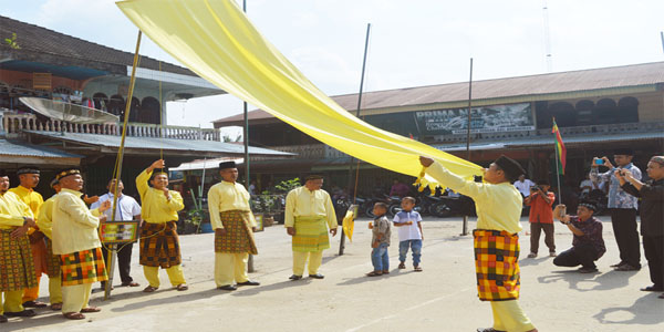 Perayaan Lebaran Idul Fitri 1437 Hijriah Adat Luhak Kepenuhan 