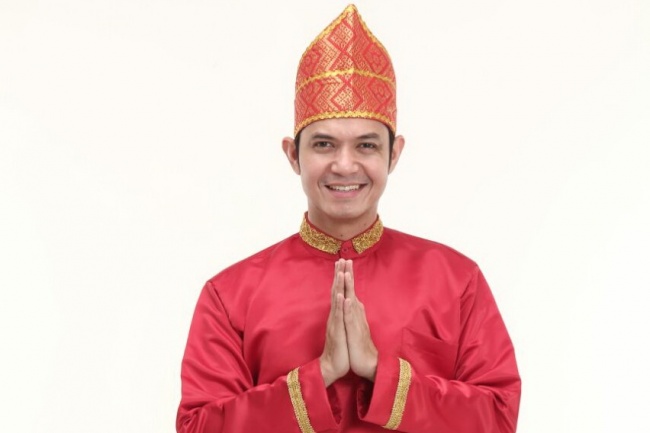 Dude Harlino Wujudkan Impian Bisnis Kuliner di Kampung Halaman 