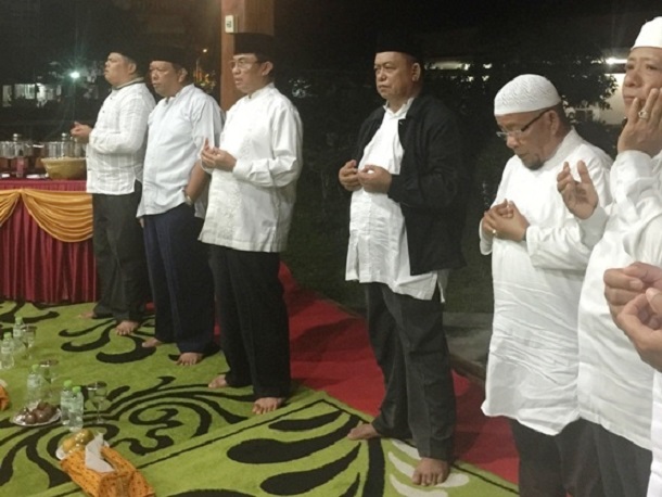 Kegiatan Maghrib Mengaji dan Maulid Habsyi Digelar di Kediaman Bupati Inhil 