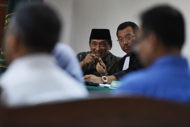 Saksi tak Fasih Bahasa Indonesia, Sidang Fuad Amin Dihadiri Penerjemah Bahasa Madura