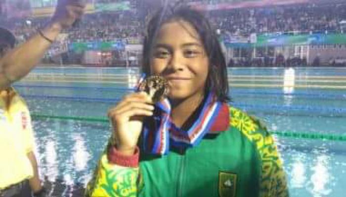 Perenang Asal Riau Azzahra Berhasil Pecahkan Rekor PON 