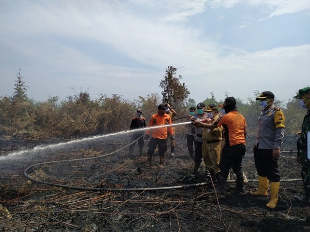 Sekda Bengkalis Ikut Padamkan Karhutla 