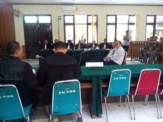 Mantan Bupati Bengkalis Herliyan Saleh dan Kabag Keuangan Hanya Divonis 1 Tahun 6 Bulan