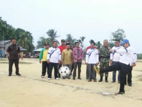 Buka Turnamen Sepakbola Camat Cup 2015, Bupati Siak: Junjung Tinggi Sportifitas