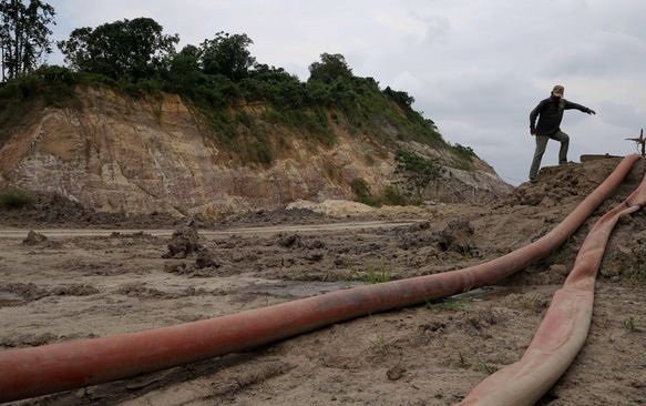 Ratusan Konsesi Tambang Disebut Merusak Pulau Kecil 