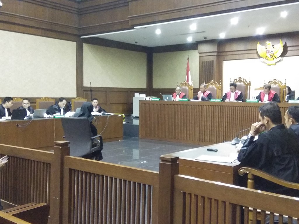 Dirut PLN Diminta Lobi Kotjo Demi Fee Idrus