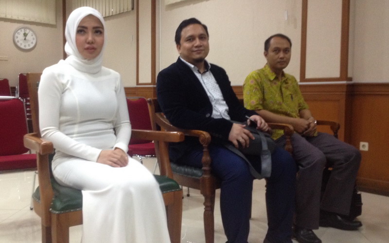 Suryono Mangkir Lagi, Tangis Bella Shofie Pecah di Persidangan 