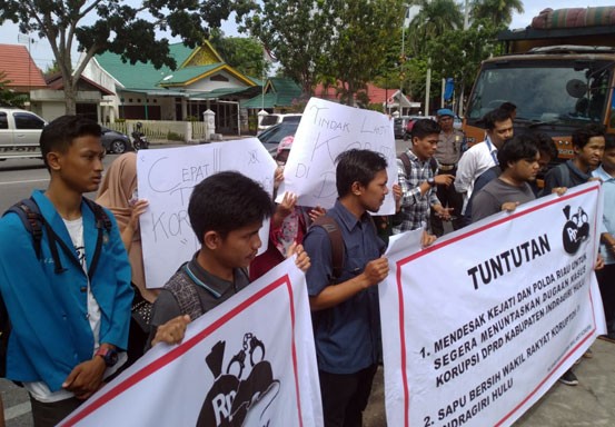 Mahasiswa Desak Penegak Hukum Usut Tuntas Dugaan Korupsi di DPRD Inhu