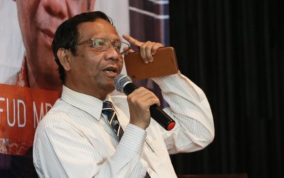 Twitwar Presidential Threshold Mahfud MD-Andi Arief
