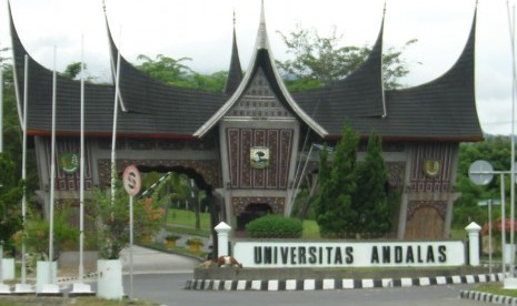 Universitas Andalas Wisuda 1.797 Lulusan 