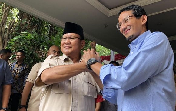 Sejumlah Massa dan Mobil Komando Mulai Datangi Rumah Prabowo