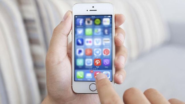 Apple Bakal Batasi Akses Fitur Telepon WhatsApp dan Messenger 